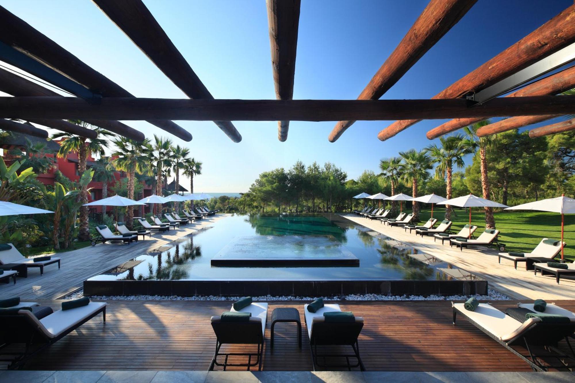 Asia Gardens Hotel & Thai Spa, A Royal Hideaway Hotel Finestrat Ngoại thất bức ảnh The pool at the Mandarin Oriental, Bodrum