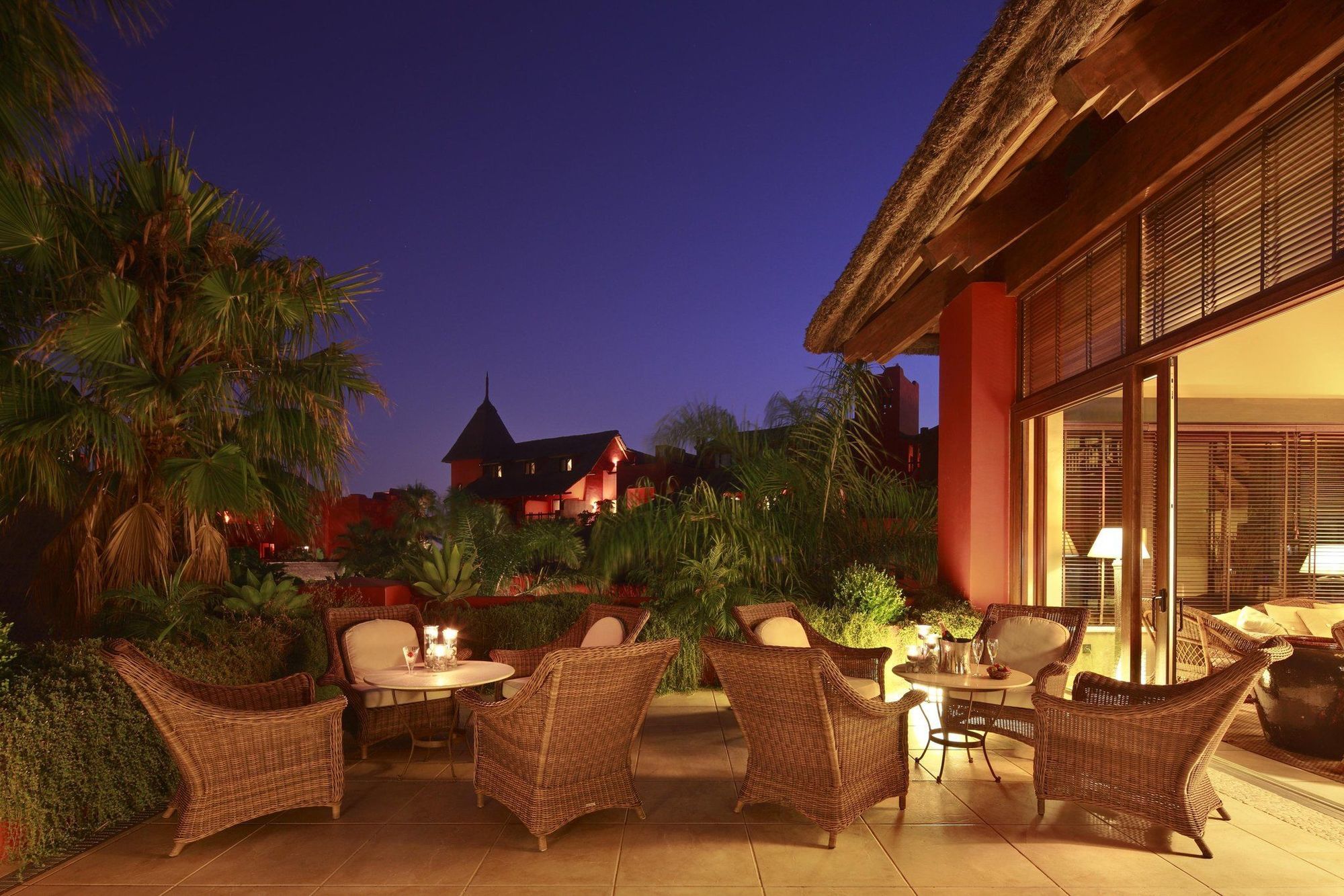 Asia Gardens Hotel & Thai Spa, A Royal Hideaway Hotel Finestrat Nhà hàng bức ảnh The Terrace at the Mandarin Oriental, Munich