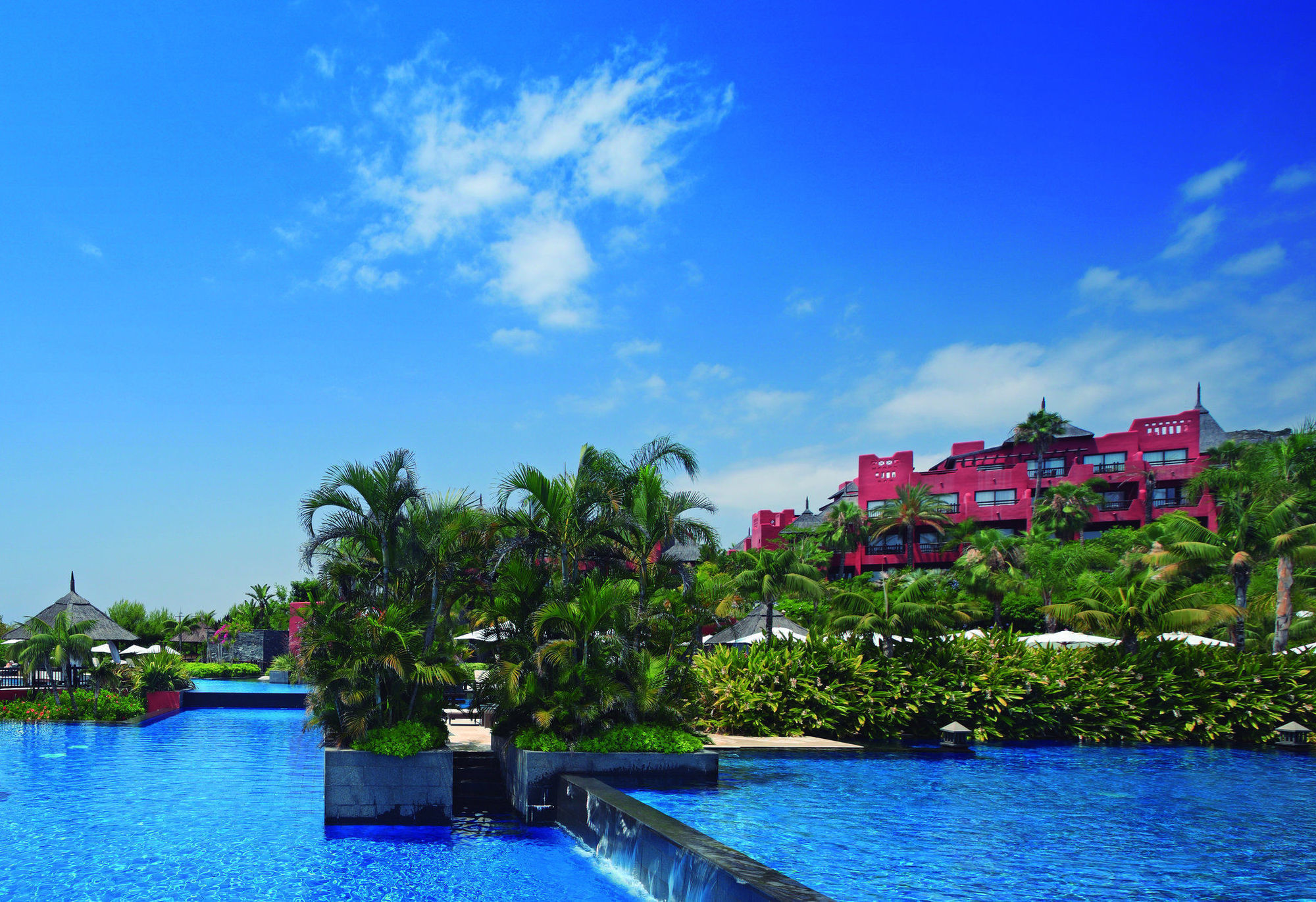 Asia Gardens Hotel & Thai Spa, A Royal Hideaway Hotel Finestrat Ngoại thất bức ảnh The pool at the Sheraton Nha Trang Hotel & Spa Resort