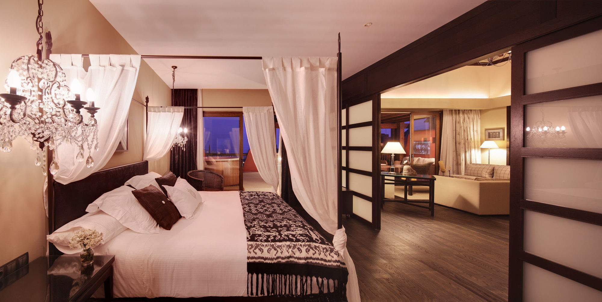 Asia Gardens Hotel & Thai Spa, A Royal Hideaway Hotel Finestrat Ngoại thất bức ảnh A suite at the hotel