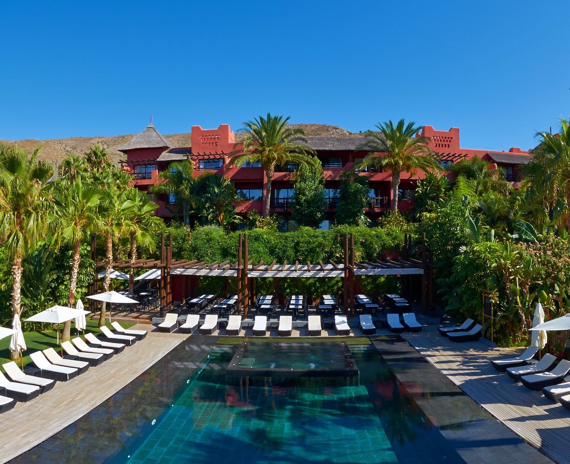 Asia Gardens Hotel & Thai Spa, A Royal Hideaway Hotel Finestrat Ngoại thất bức ảnh The swimming pool at the hotel