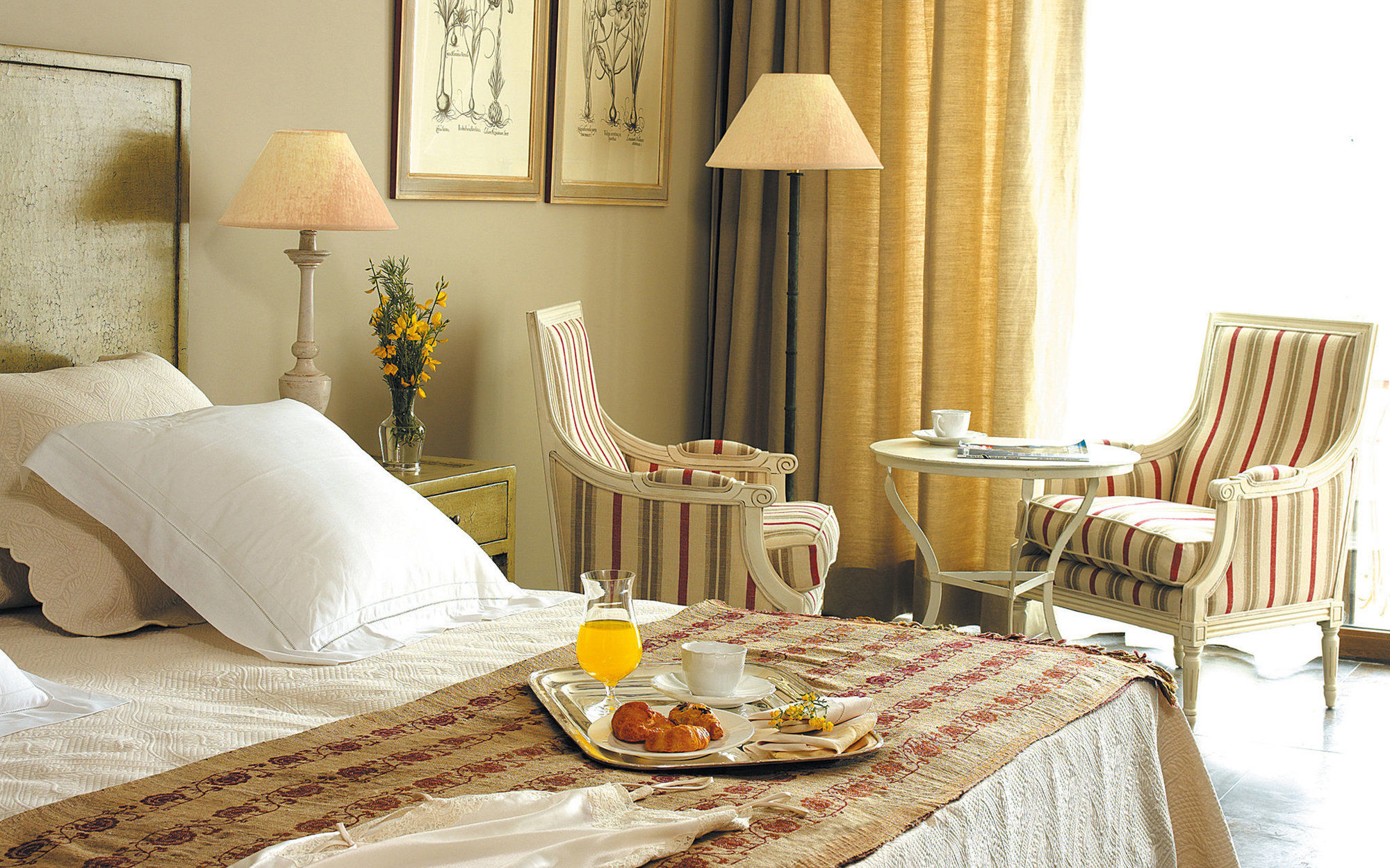 Asia Gardens Hotel & Thai Spa, A Royal Hideaway Hotel Finestrat Ngoại thất bức ảnh A room at the hotel