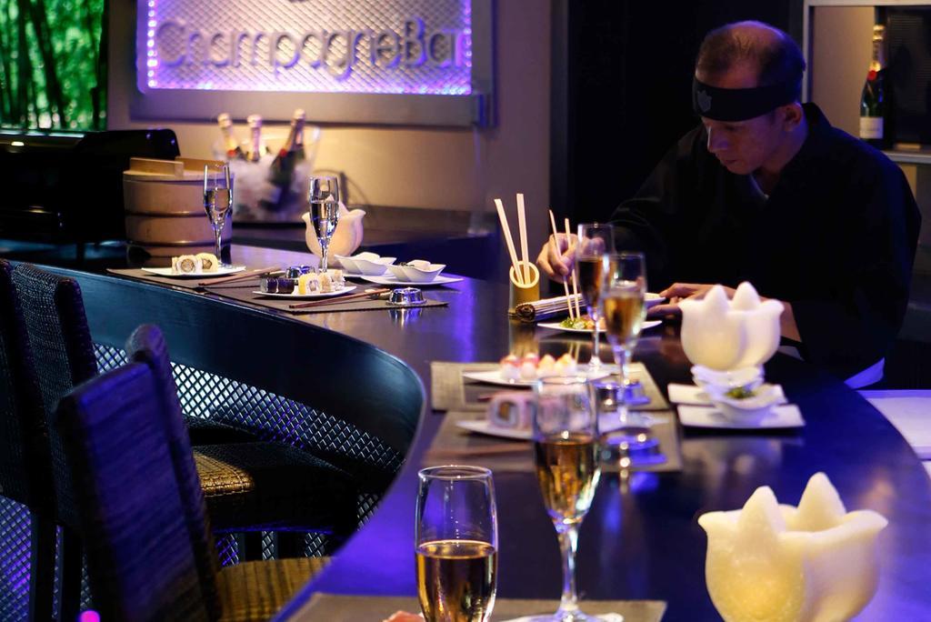 Asia Gardens Hotel & Thai Spa, A Royal Hideaway Hotel Finestrat Ngoại thất bức ảnh A sushi bar in Paris