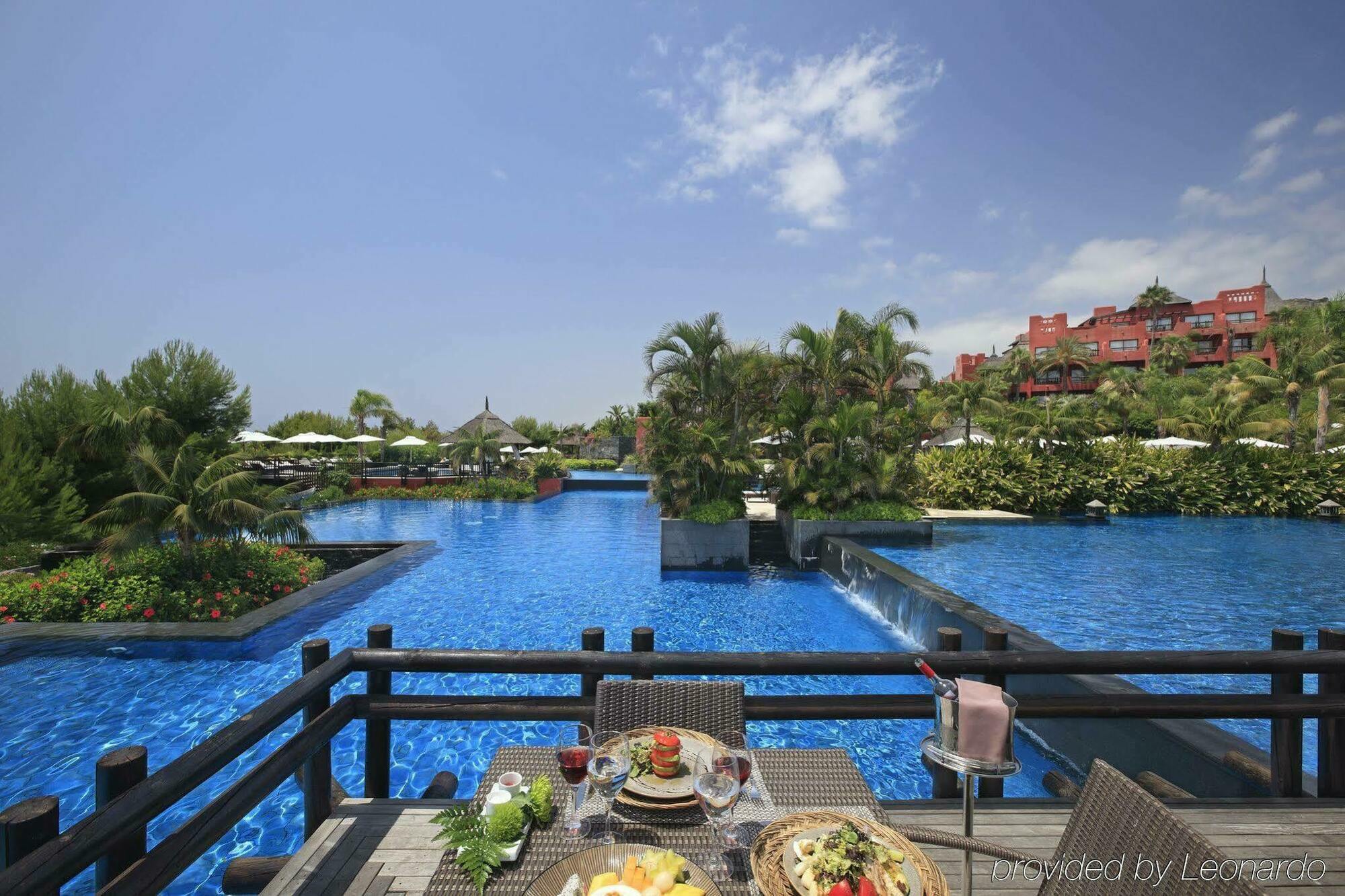 Asia Gardens Hotel & Thai Spa, A Royal Hideaway Hotel Finestrat Tiện nghi bức ảnh The pool at the Kempinski, Muscat