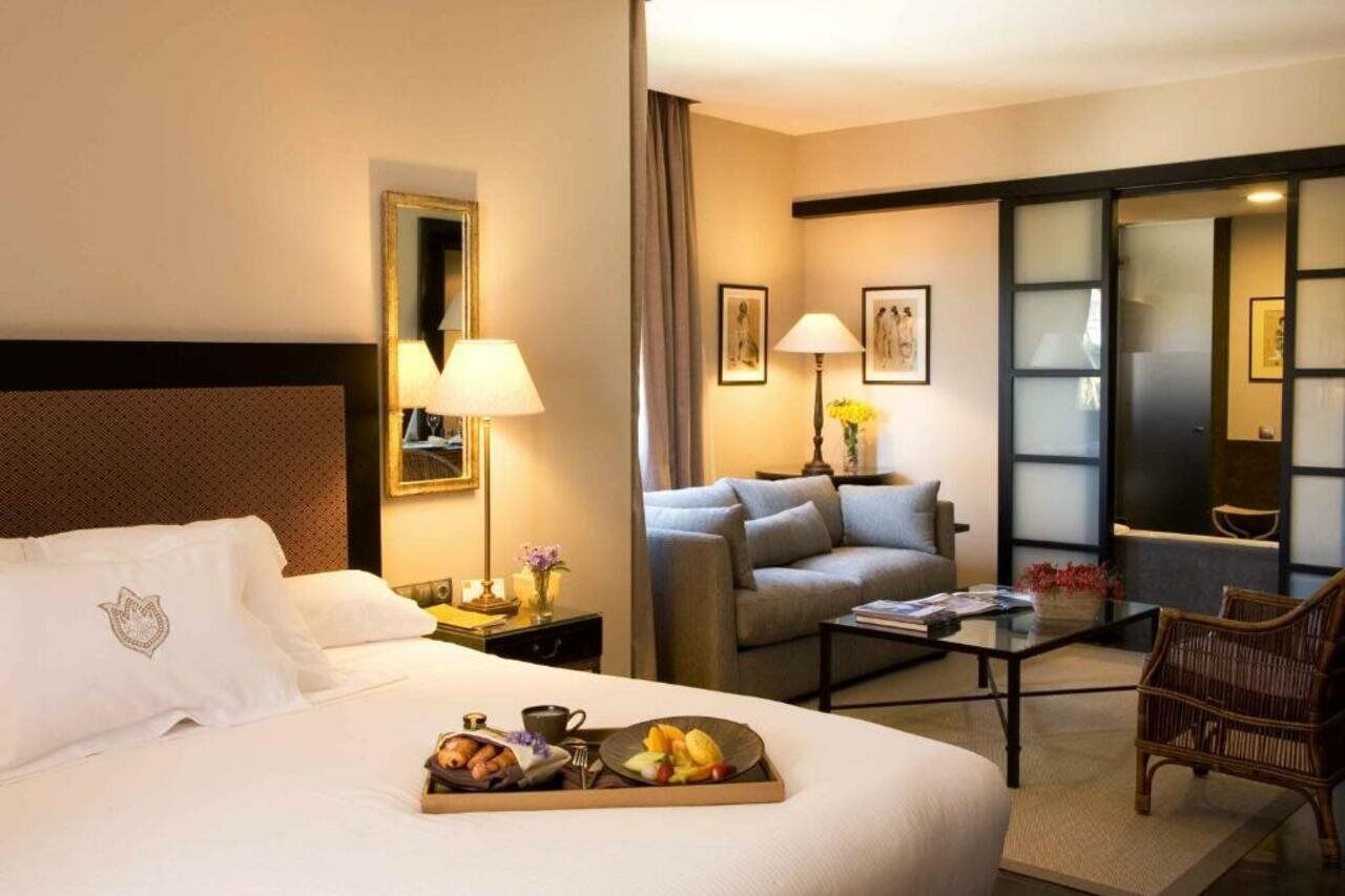 Asia Gardens Hotel & Thai Spa, A Royal Hideaway Hotel Finestrat Ngoại thất bức ảnh A suite at the Mandarin Oriental, Barcelona
